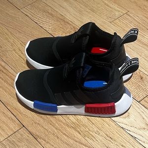 Brand new! Worn once. Took too long from purchase date to put them on my son